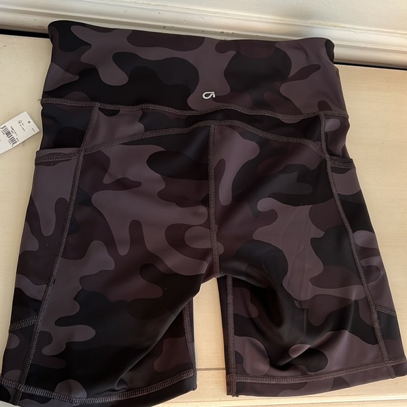 GapFit Recycled Power Bike Short - Picture 3 of 3